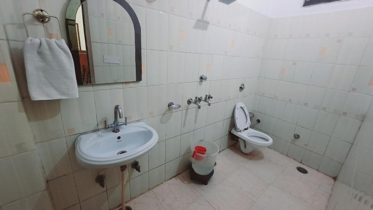 Hotel Holiday Inn Paradise Chandīgarh Екстериор снимка