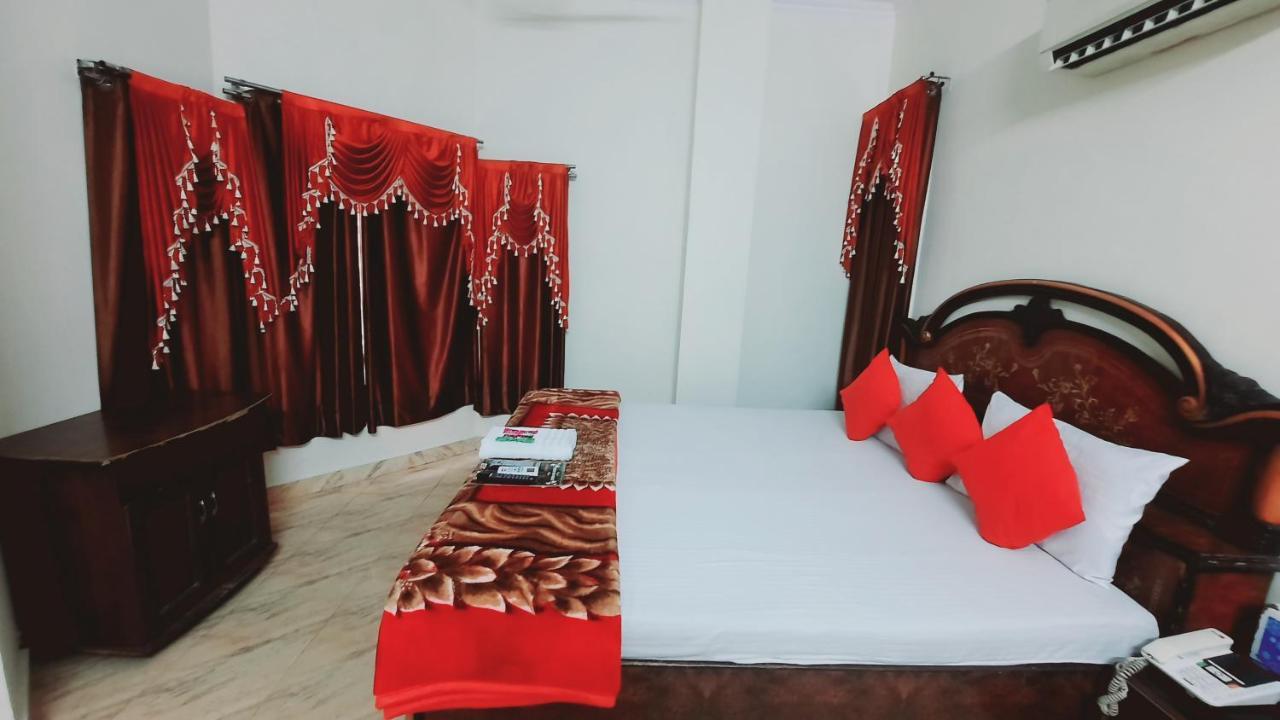 Hotel Holiday Inn Paradise Chandīgarh Екстериор снимка