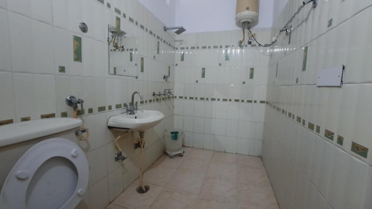 Hotel Holiday Inn Paradise Chandīgarh Екстериор снимка
