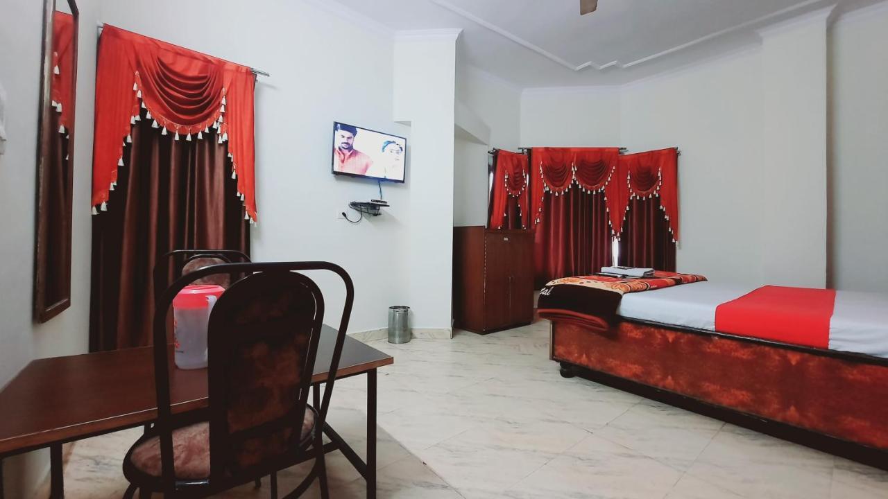 Hotel Holiday Inn Paradise Chandīgarh Екстериор снимка