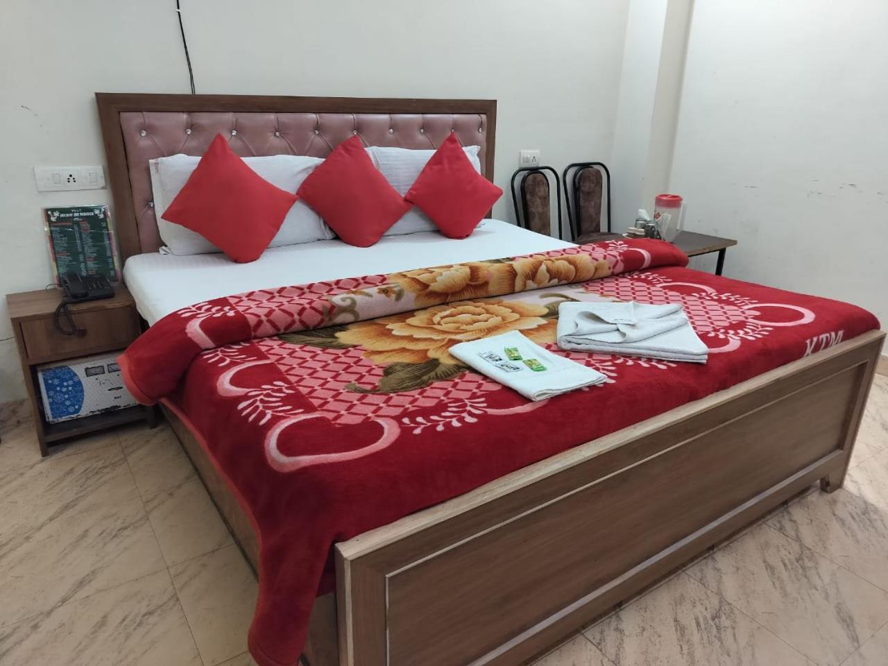 Hotel Holiday Inn Paradise Chandīgarh Екстериор снимка