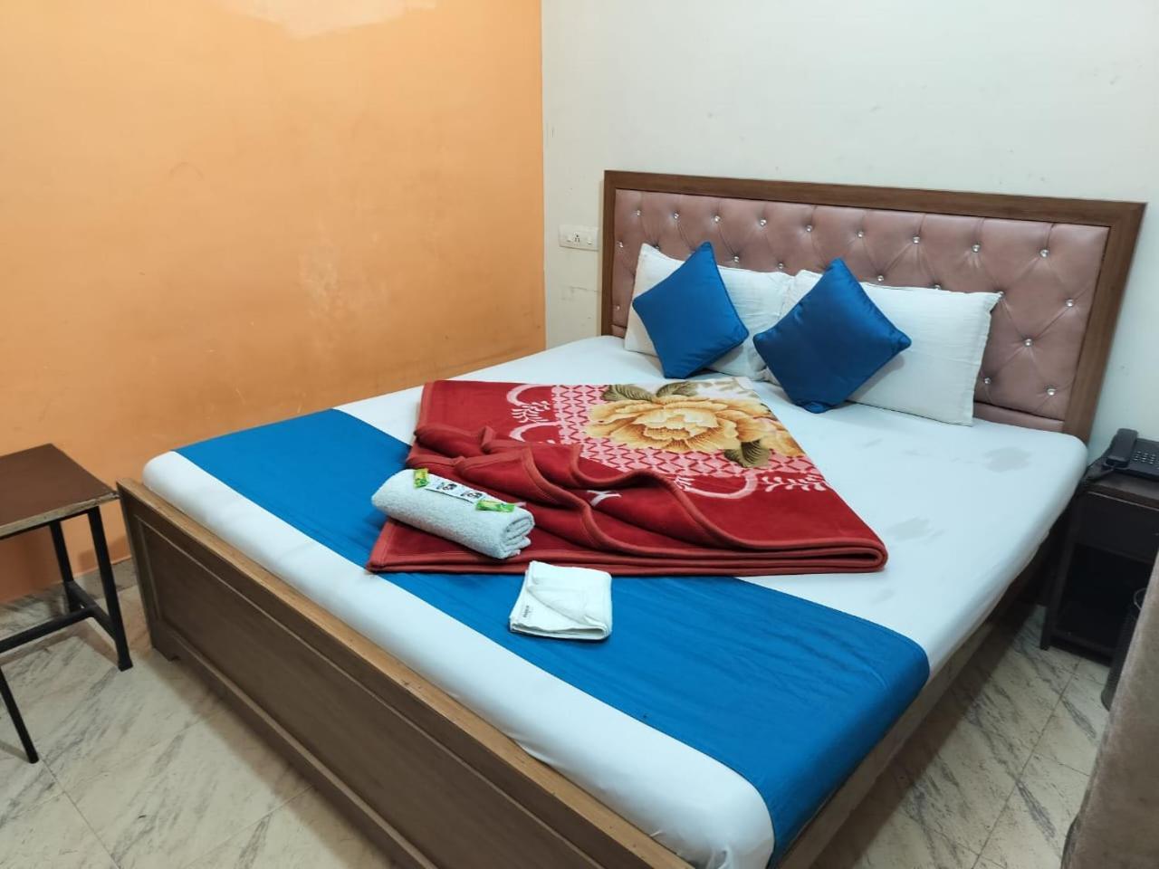 Hotel Holiday Inn Paradise Chandīgarh Екстериор снимка