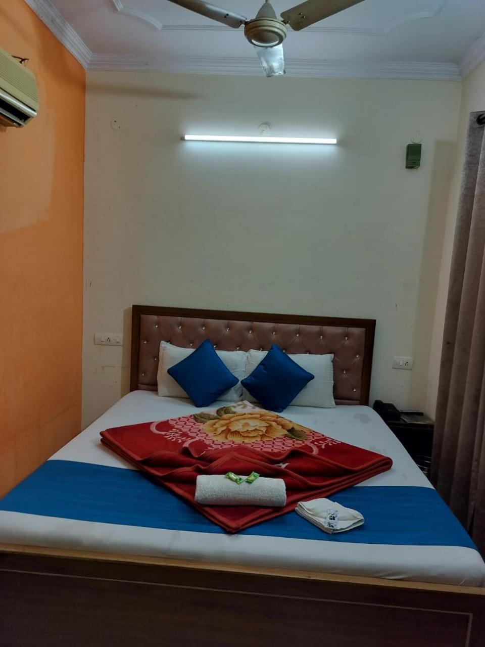 Hotel Holiday Inn Paradise Chandīgarh Екстериор снимка