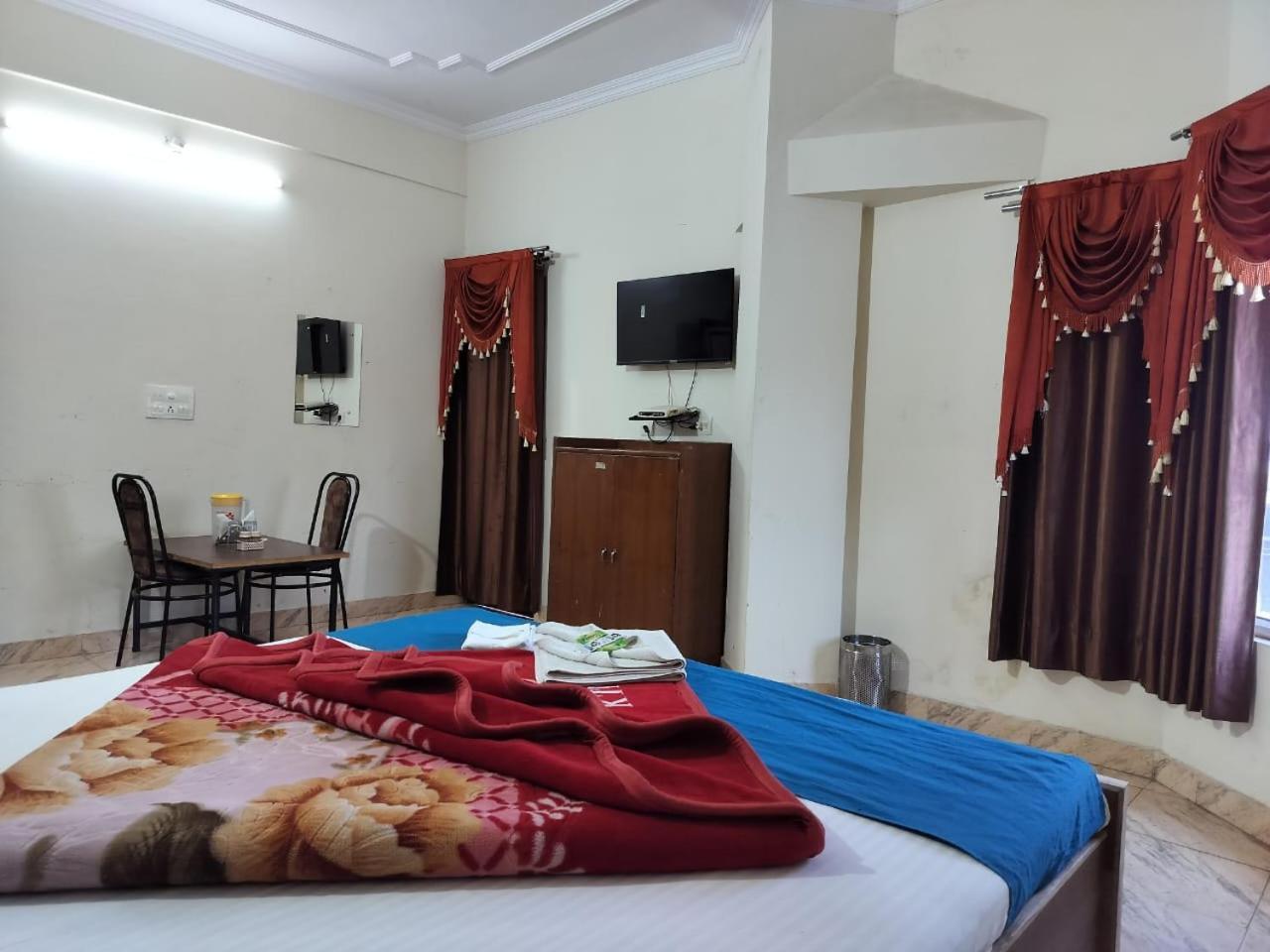 Hotel Holiday Inn Paradise Chandīgarh Екстериор снимка
