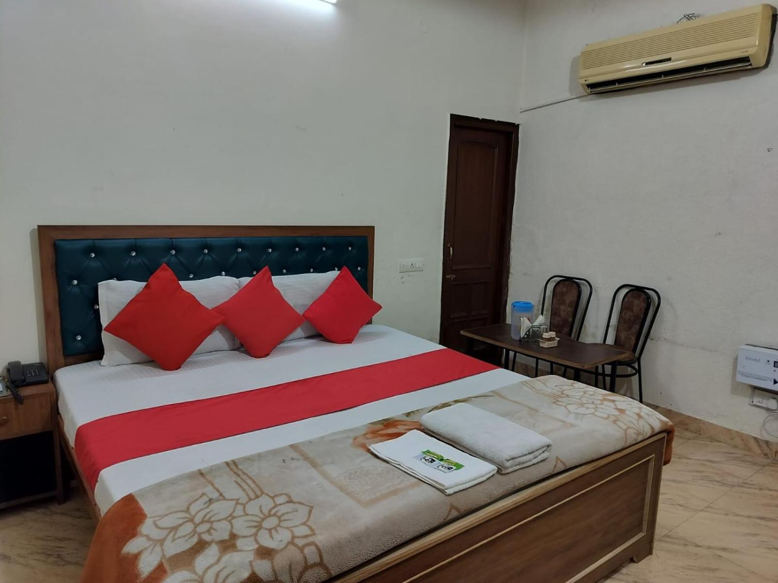 Hotel Holiday Inn Paradise Chandīgarh Екстериор снимка