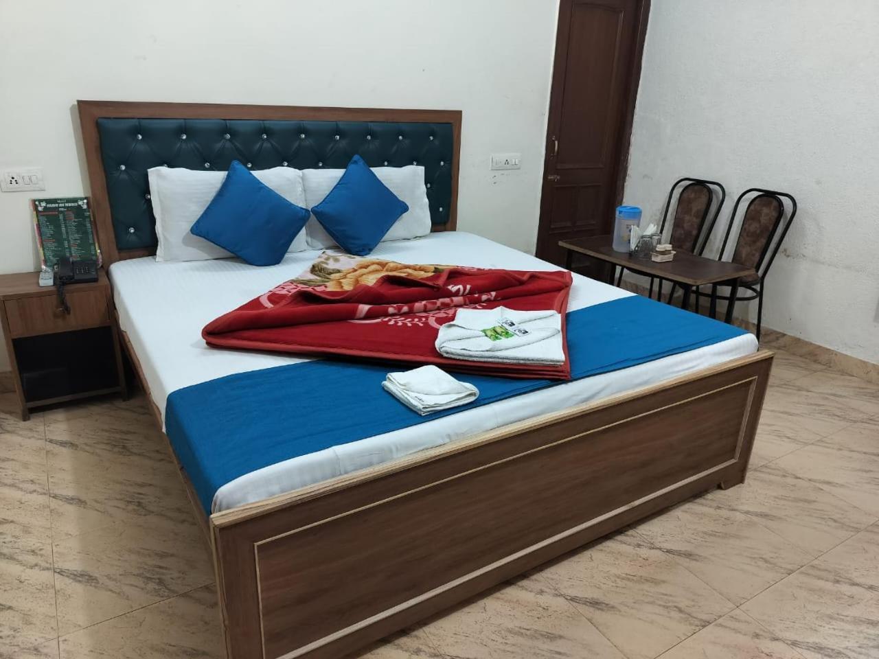 Hotel Holiday Inn Paradise Chandīgarh Екстериор снимка